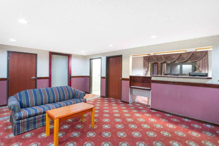 Days Inn by Wyndham Effingham — photo 2