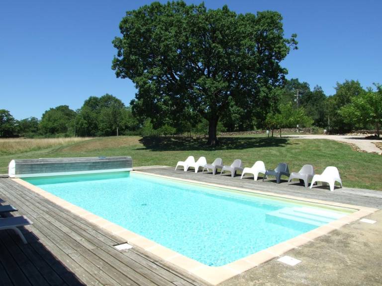 Gite with terrace, garden & private pool | Dogs allowed — photo 2