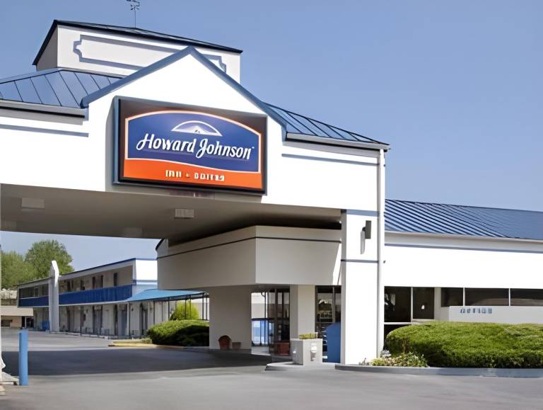 Howard Johnson by Wyndham Commerce GA in Commerce, GA