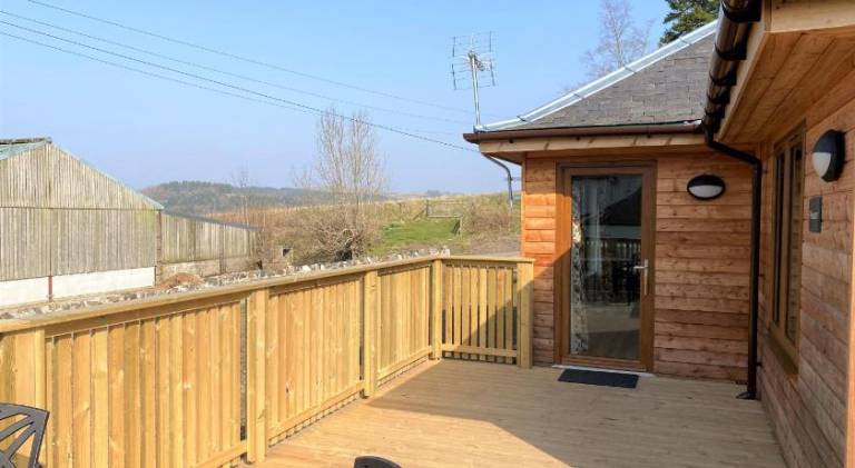 House with hot tub — photo 5