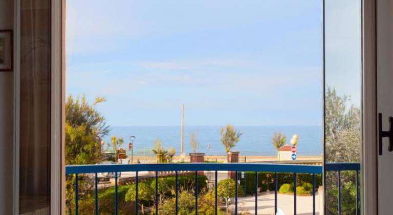 HOTEL AZZURRA — photo 3