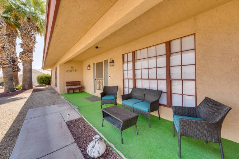 3 Mi to Marina: Lake Havasu Home w/ Heated Pool — photo 2