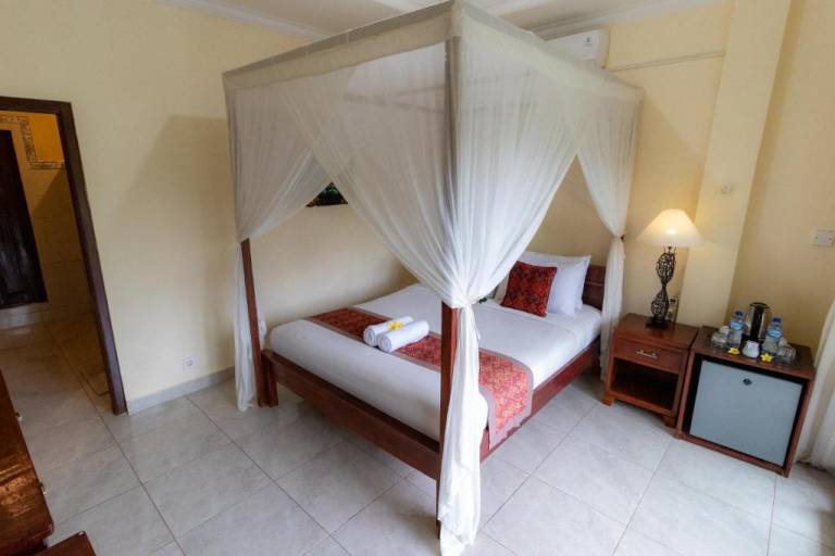 Family-friendly charming dedicated room with pool | Pets allowed — photo 3