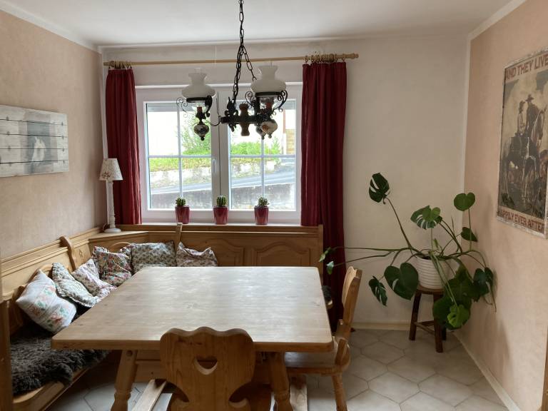 Family-friendly beautiful rental apartment with barbeque, yard & patio | Pets are welcome — photo 4