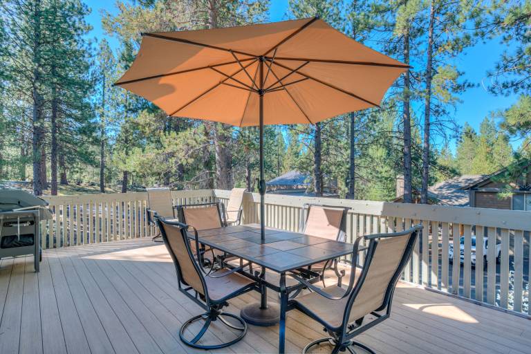 Fully equipped vacation home with hot tub, barbeque & fast internet | Pets are welcome — photo 3