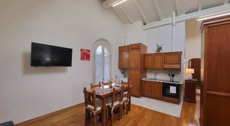 Serviced apartment with yard — photo 3