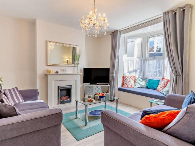 Cottage with patio, garden & barbecue in Weymouth