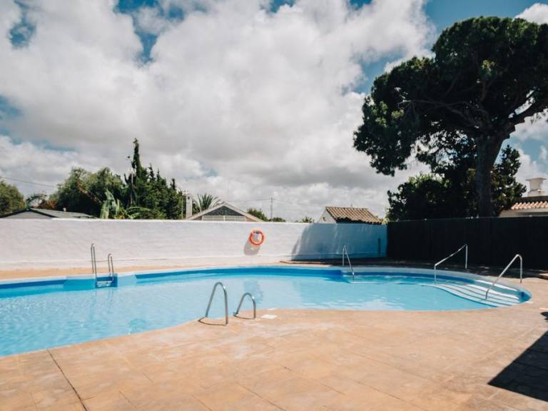 Tent with terrace & pool — photo 3