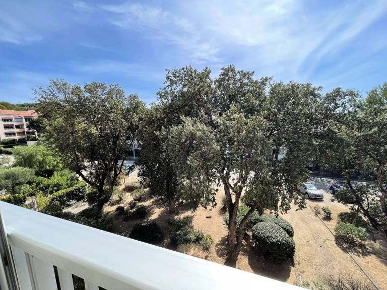 Capri Residence - 150 m from the beach, sea view and pine forest... in La Seyne-sur-Mer