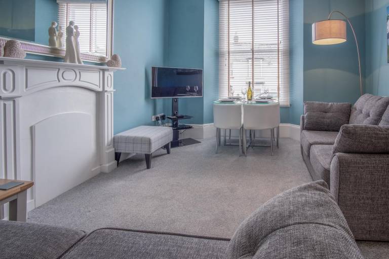 Family-friendly pleasant apartment with fast internet & yard | Next to the beach | Pets allowed — photo 5
