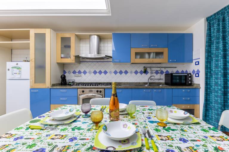 Fully equipped rental apartment with fast internet & terrace | City view | Close to the beach | Pets allowed — photo 2