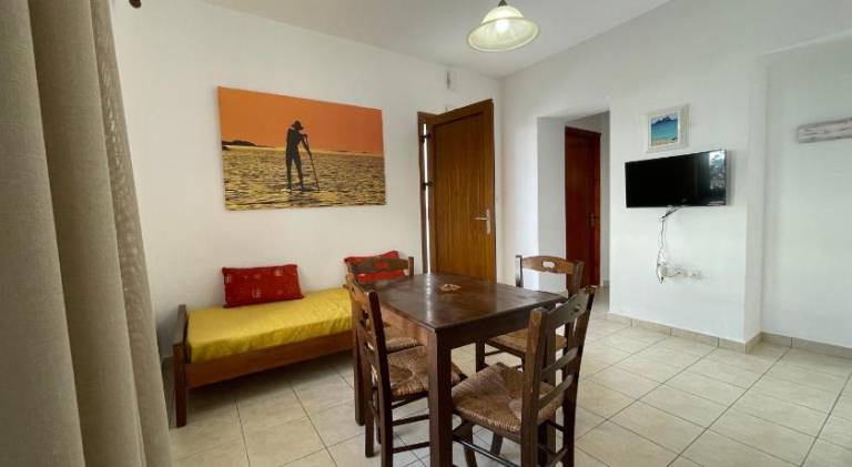 Apartment with terrace & garden — photo 4