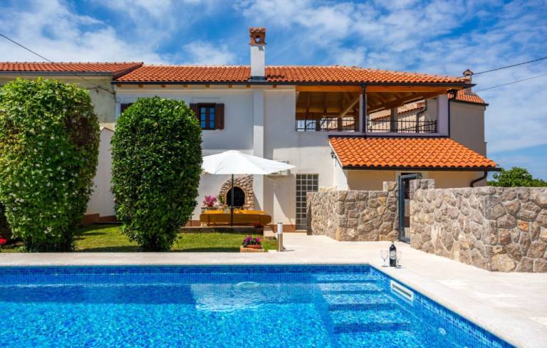 Villa  Polje