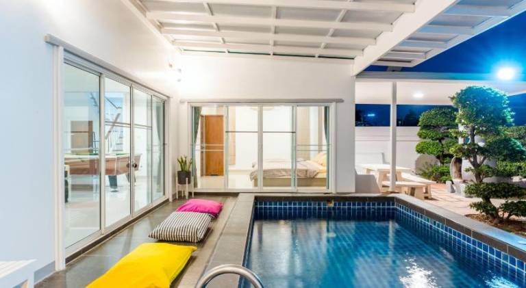 Vacation home with private pool, grill & yard — photo 3