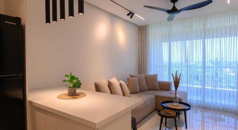 Child-friendly lovely serviced apartment with sauna, patio & jacuzzi | Perfect for remote work | Pets allowed — photo 2