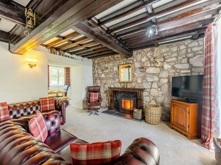 Cottage with yard & jacuzzi | River view — photo 3