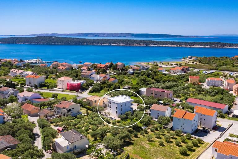 Max - Sea View, One Bedroom Apt with Terrace in Rab