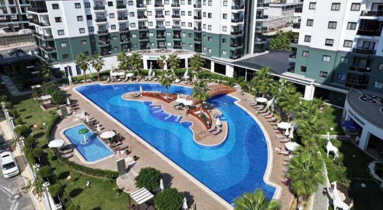5 STAR FACILITIES/WALKING DISTANCE TO AMENITIES AND THE BEACH in Alanya