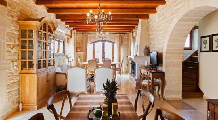 Wonderful villa with private pool, patio & BBQ | Suitable for remote work | Pets allowed — photo 2