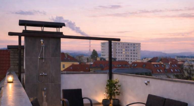 Serviced apartment with patio — photo 5