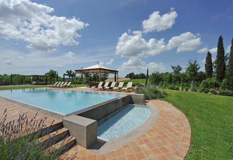 Villa with BBQ & private pool — photo 2