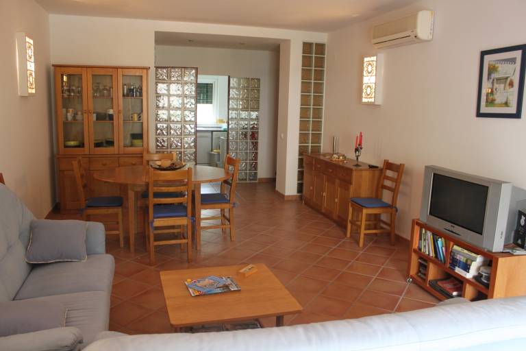 Children-friendly rental apartment with yard & pool | Pet-friendly — photo 3