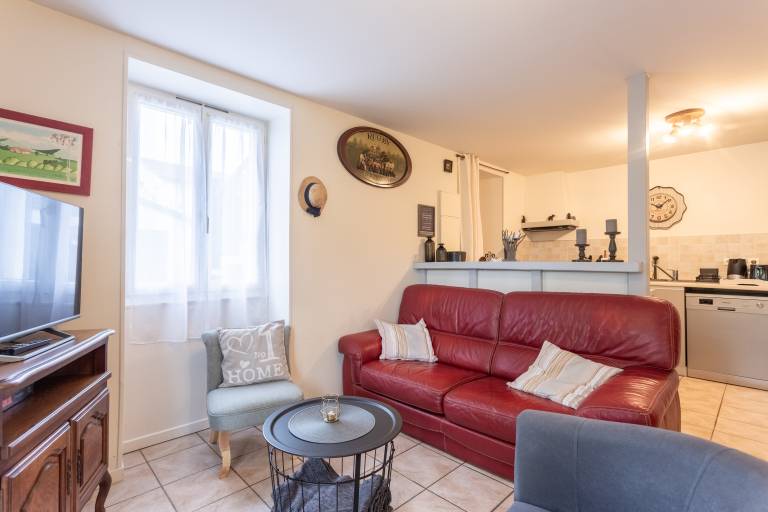 Apartment 'Etxexuria' with Private Terrace, Wi-Fi and Air Conditioning in Bayonne