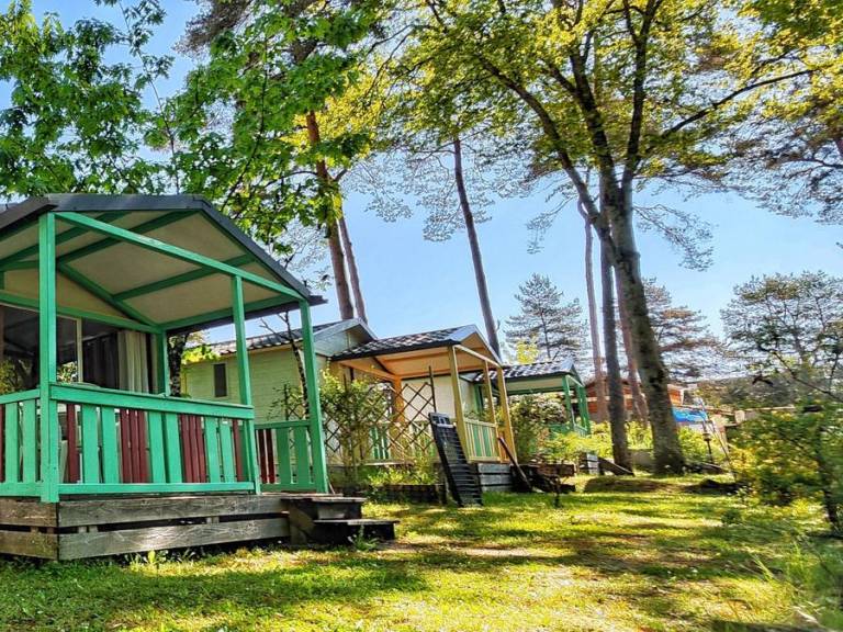Family-friendly chalet with heated pool & terrace | Dogs allowed — photo 4