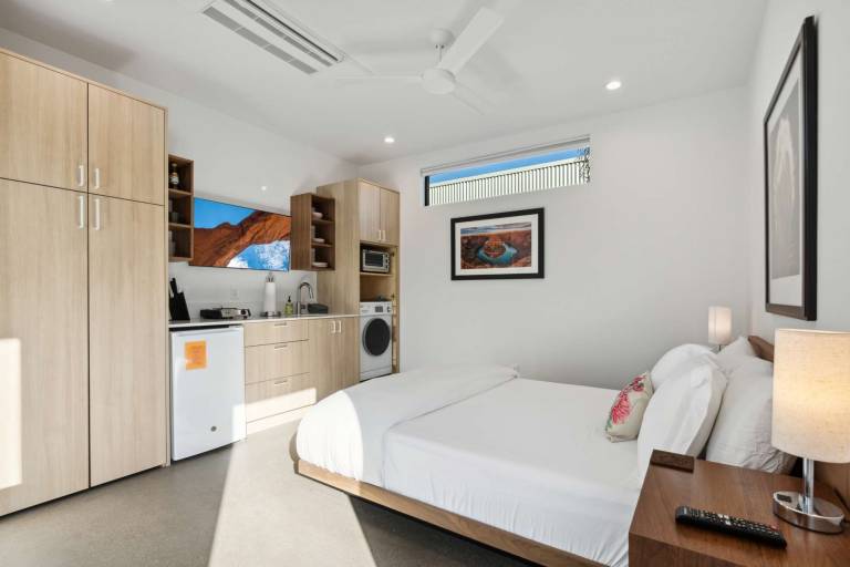 Unique Design 1 bedroom Container 80 Walkscore