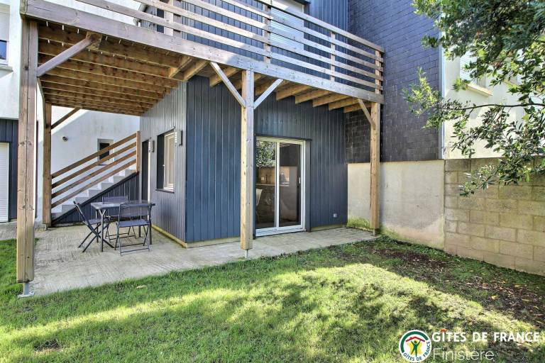 Gite with patio & garden — photo 4