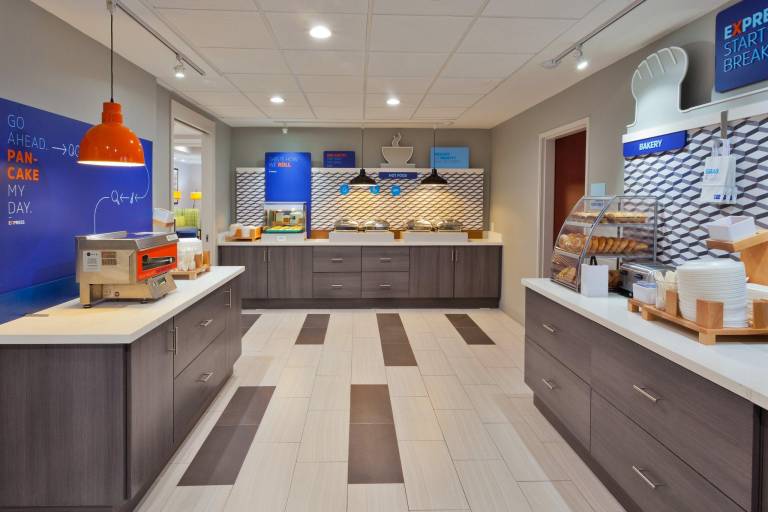 Holiday Inn Express Hotel & Suites Dothan North By IHG — photo 3