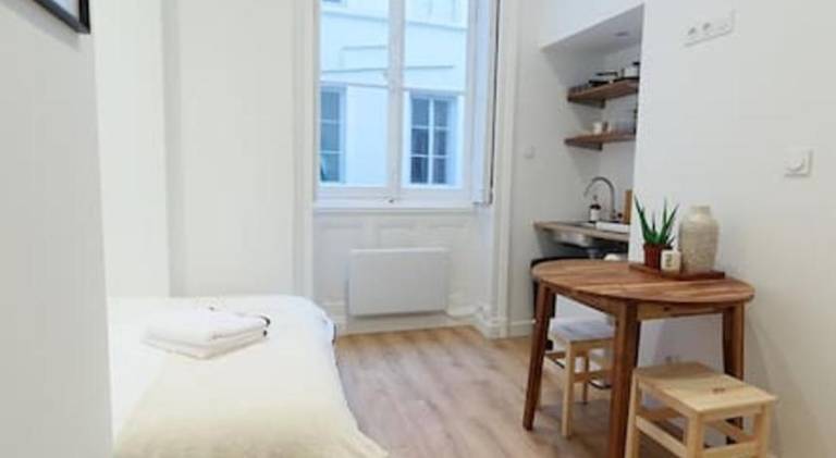 Charming rental apartment | Close to Lyon Cathedral | Pets are welcome — photo 2