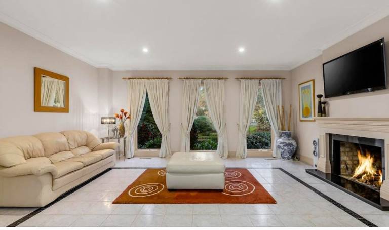 Villa Eltham