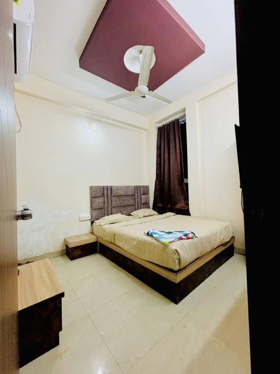 Goroomgo Shikhar Avenue Ujjain in Indore