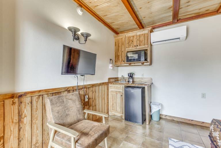5 Mi to Alto Lake! Pet-Friendly Ruidoso Studio — photo 3