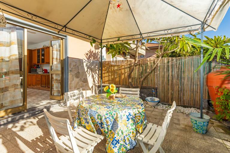 Apartment 'Il Giardino Delle Ninfe' with Mountain View, Wi-Fi and Air Conditioning — photo 3