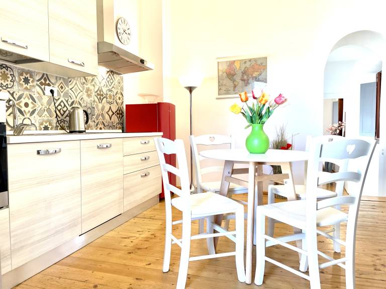Apartment with patio | City view — photo 5
