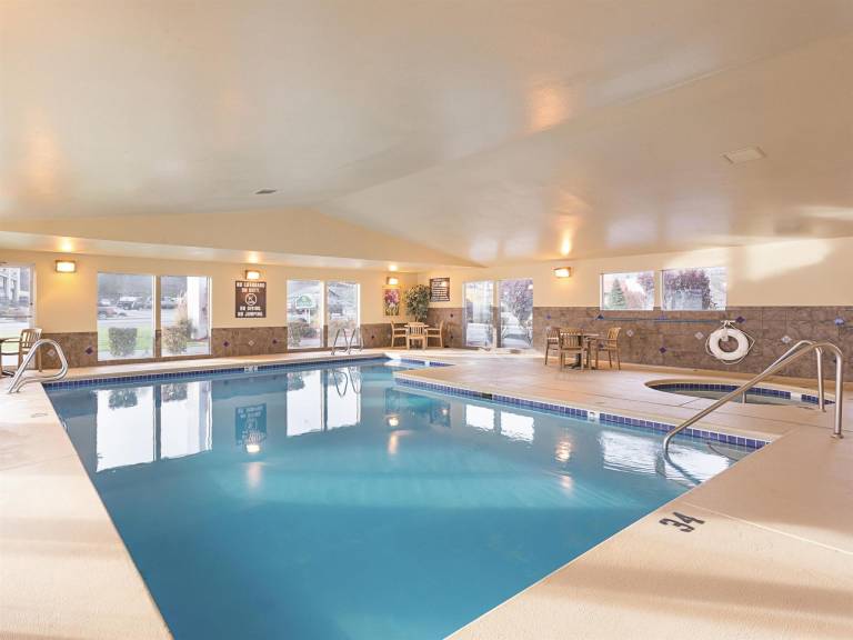 Clarion Pointe Wenatchee — photo 3
