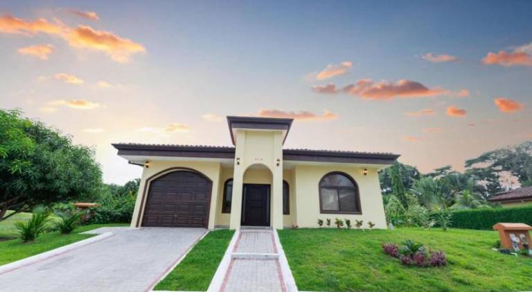 Beautiful villa with pool | Beach nearby | Good for workation | Pets are welcome — photo 5