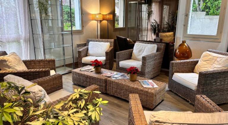 Serviced apartment with pool & garden | Close to the beach | Pets are welcome — photo 2