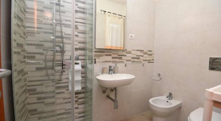 House with 2 rooms for 4 persons — photo 2