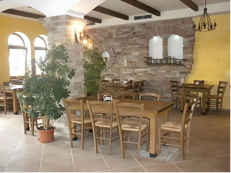 Penzion No. 1 - RESTAURACE TAVERNA U PECE — photo 4