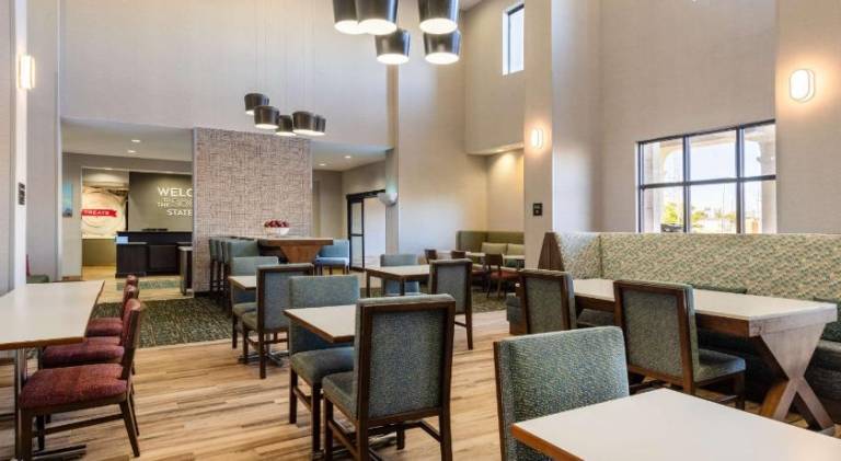 Hampton Inn & Suites Woodward — photo 5