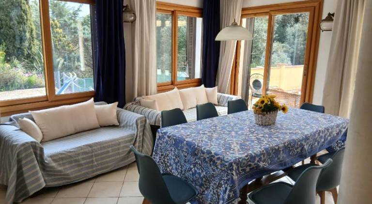 Villa with pool & hot tub | Pets are welcome — photo 3