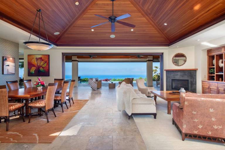 Exclusive 2.5-Acre Luxury Estate with Infinity Pool & Panoramic Coastal Views — photo 3