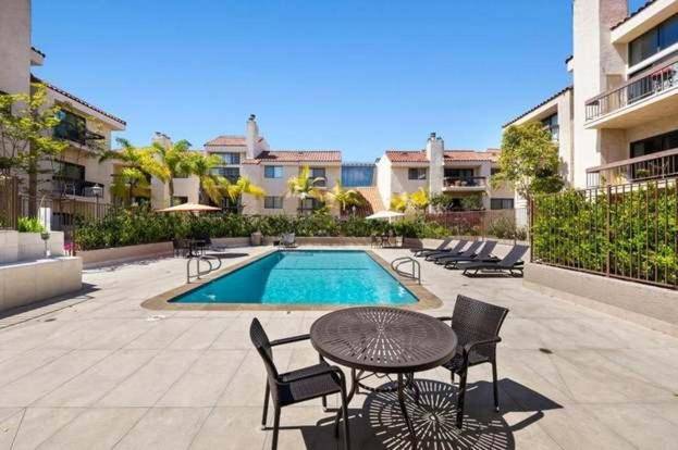 Holiday apartment with pool — photo 2