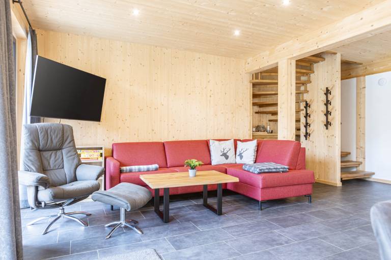 Ample chalet with private pool, barbeque & patio | Next to the ski | Pet-friendly — photo 2