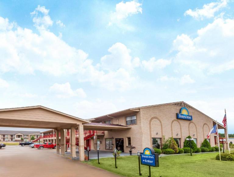 Days Inn by Wyndham Canton in Canton, TX