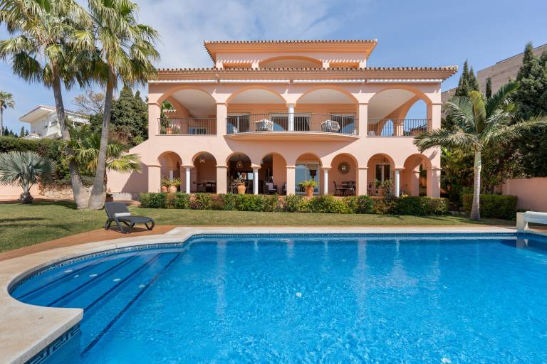 Villa 'Beachside with Great Sea View' with Sea View, Wi-Fi and Air Conditioning in Torremolinos