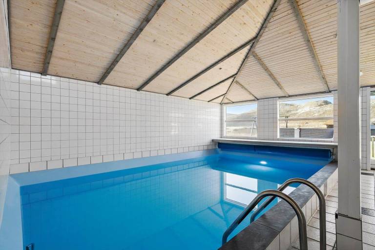 House with pool, barbecue & terrace — photo 4